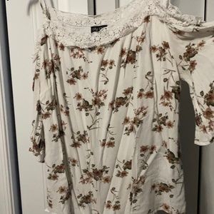 Citi chic floral cold shoulder top